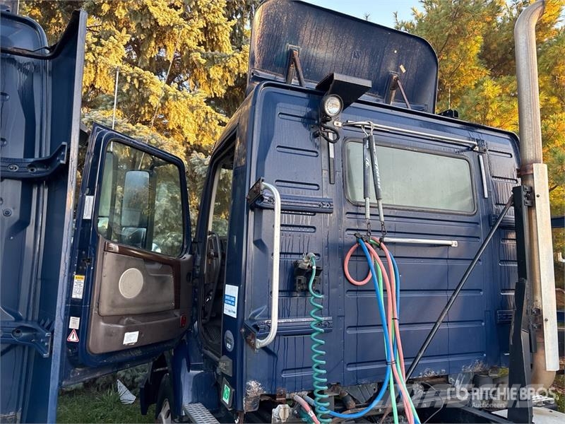 Volvo VNM Trekkers