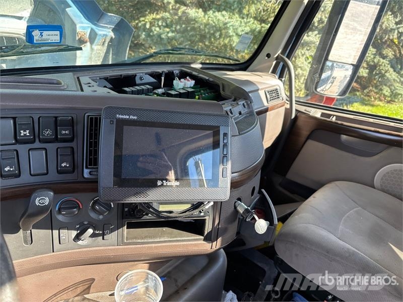 Volvo VNM Trekkers