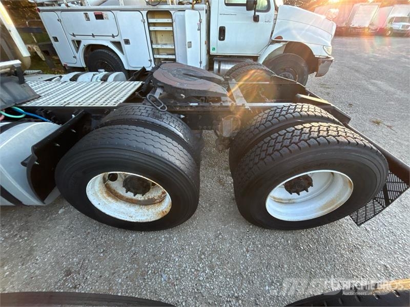 Volvo VNM Trekkers