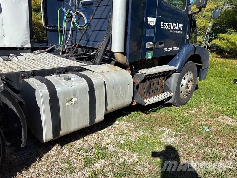 Volvo VNM Trekkers