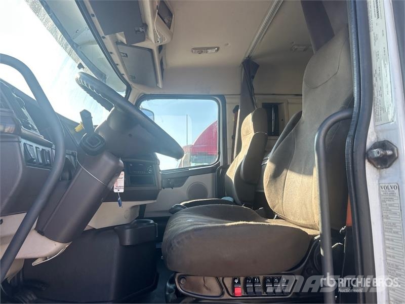 Volvo VNM 牵引车