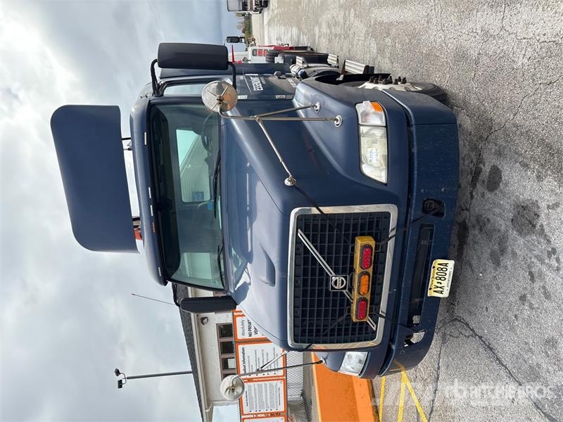 Volvo VNM Trekkers
