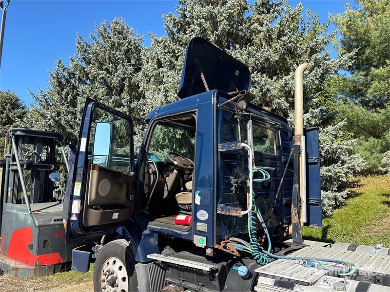 Volvo VNM Trekkers