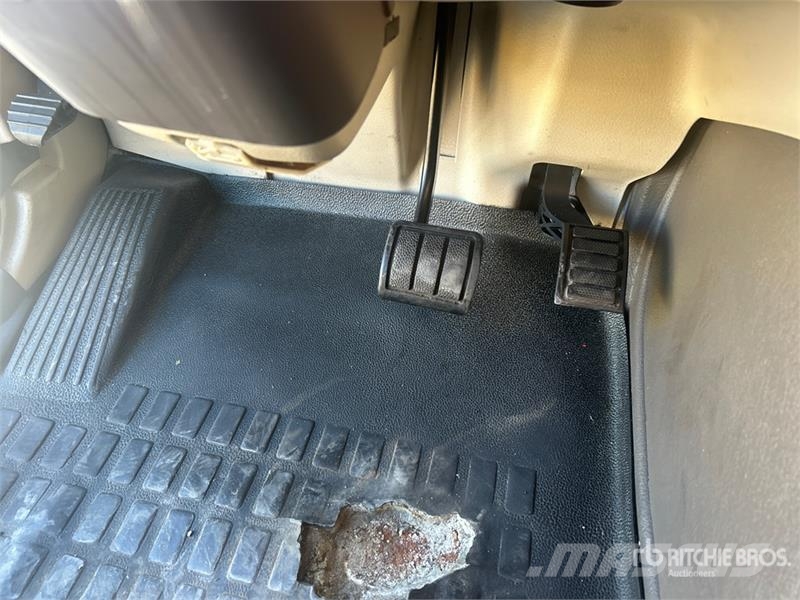 Volvo VNM 牵引车