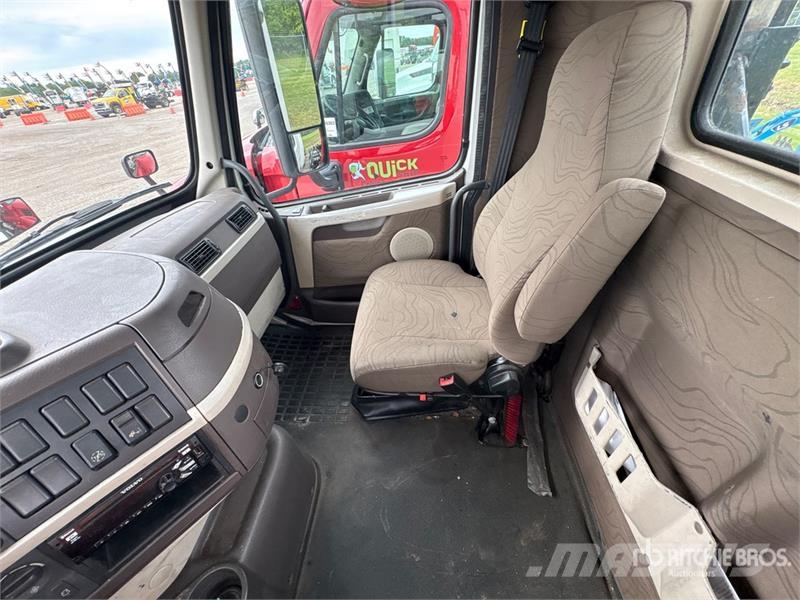 Volvo VNM Prime Movers