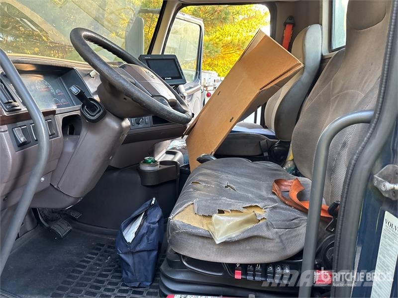 Volvo VNM Trekkers
