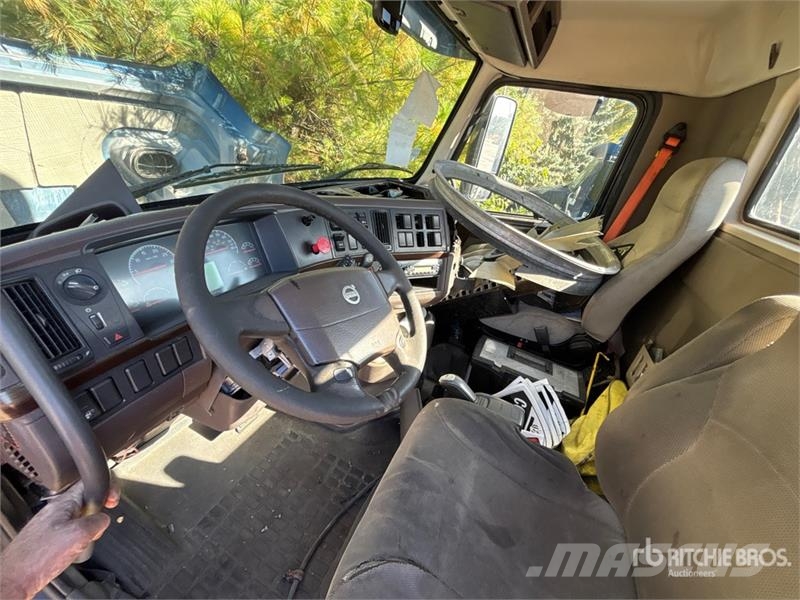 Volvo VNM Trekkers