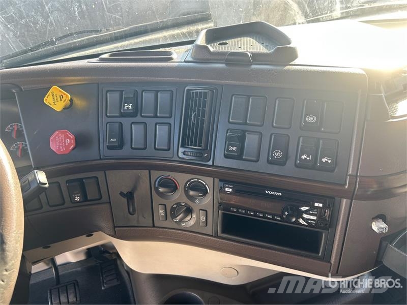 Volvo VNM 牵引车