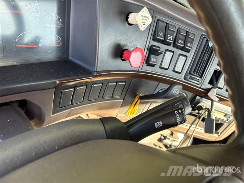 Volvo VNM Trekkers