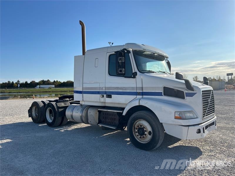 Volvo VNM430 Trækkere