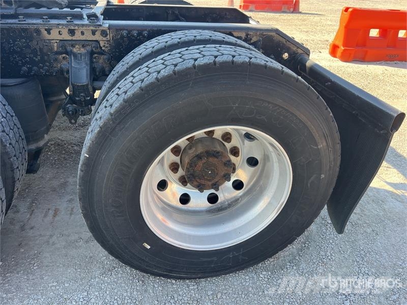 Volvo VNM430 曳引機組件