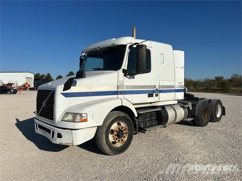 Volvo VNM430 Trækkere