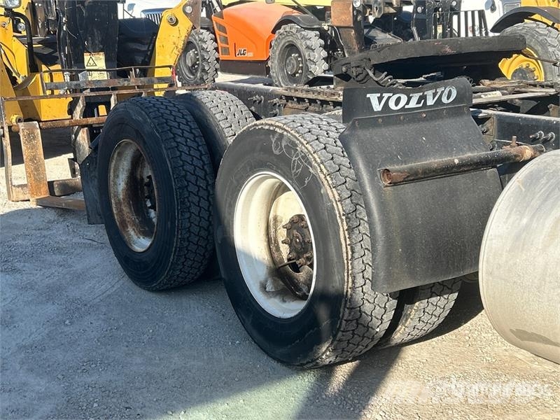 Volvo VNM430 Trækkere