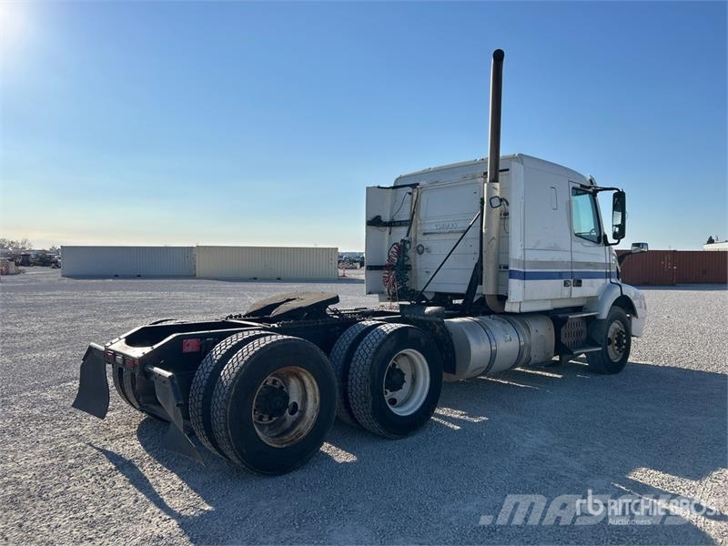 Volvo VNM430 Trækkere