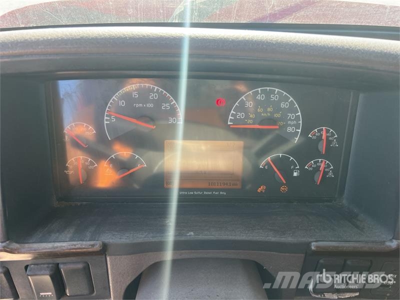 Volvo VNM430 曳引機組件
