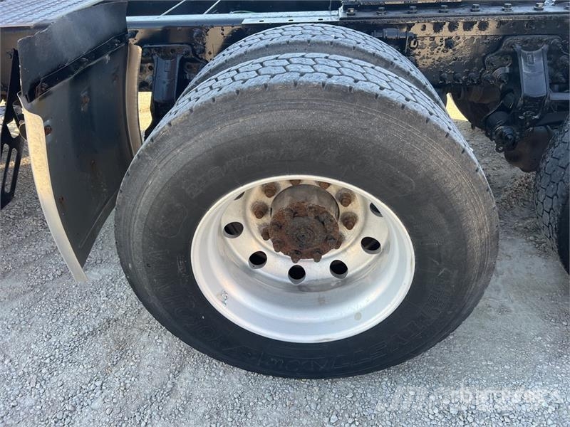 Volvo VNM430 曳引機組件