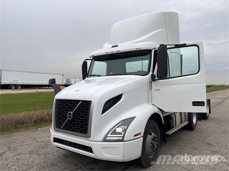 Volvo VNR 4x2 S/A Day Cab Truck Tractor Cavalos mecânicos