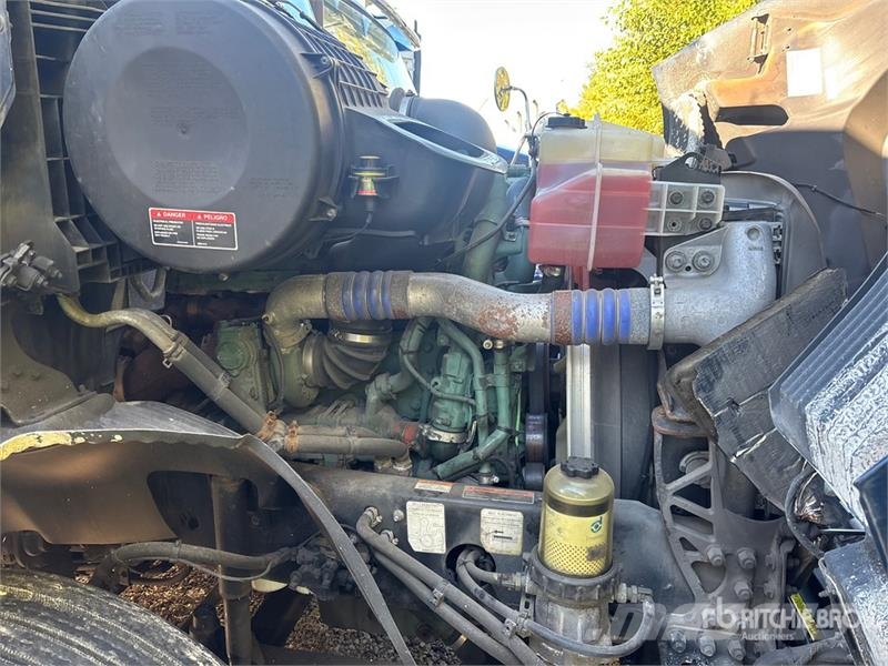 Volvo VNR 6x4 T/A Day Cab Truck Tractor Trekkers