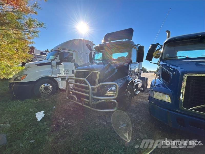 Volvo VNR 6x4 T/A Day Cab Truck Tractor Trekkers