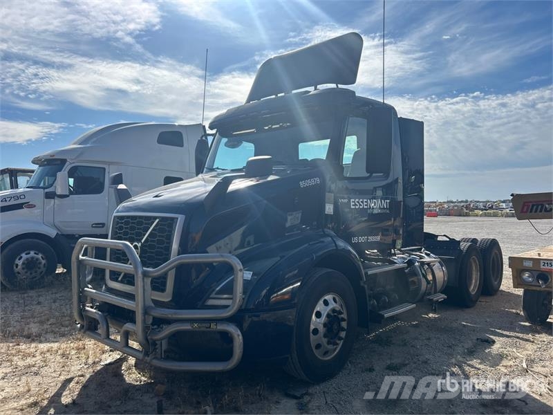 Volvo VNR 6x4 T/A Day Cab Truck Tractor Trekkers