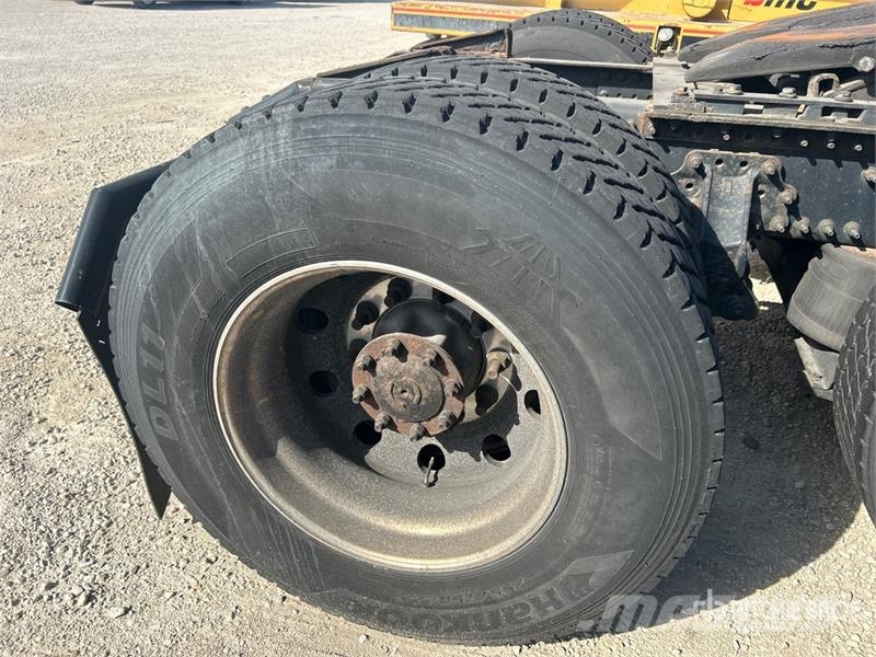 Volvo VNR 6x4 T/A Day Cab Truck Tractor Trekkers