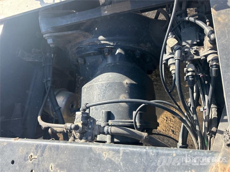 Volvo VNR 6x4 T/A Day Cab Truck Tractor Trekkers