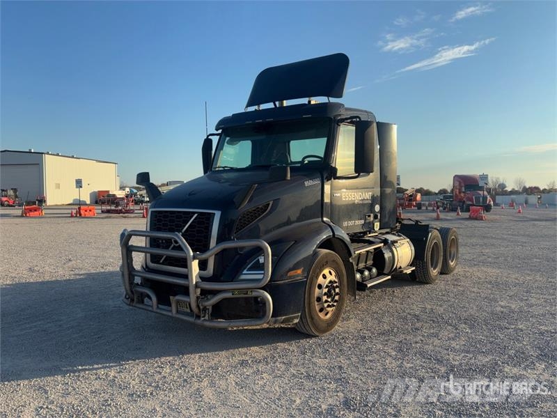 Volvo VNR 6x4 T/A Day Cab Truck Tractor Tractor Units