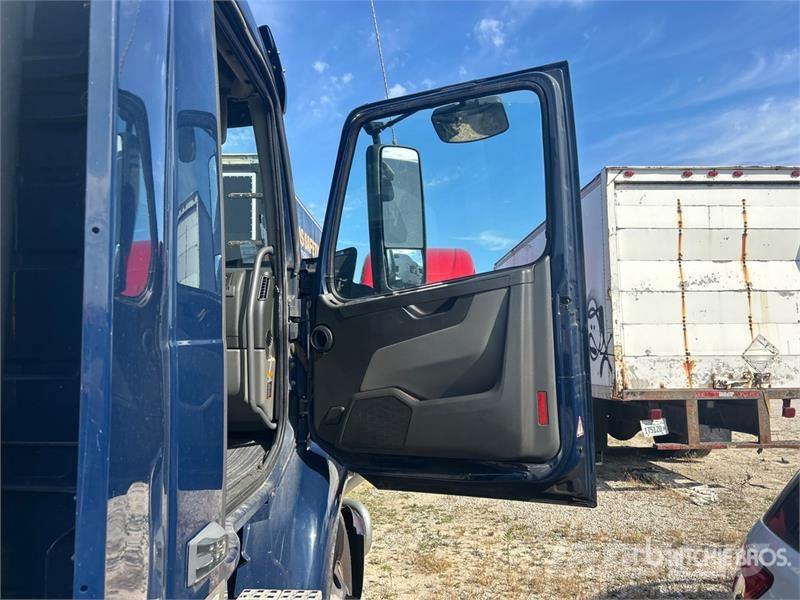 Volvo VNR 6x4 T/A Day Cab Truck Tractor Trekkers