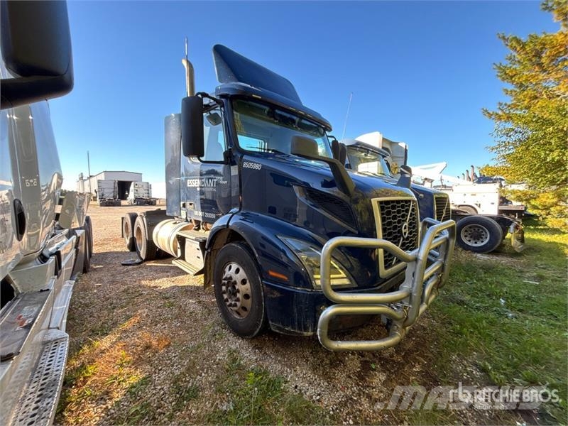 Volvo VNR 6x4 T/A Day Cab Truck Tractor Trekkers