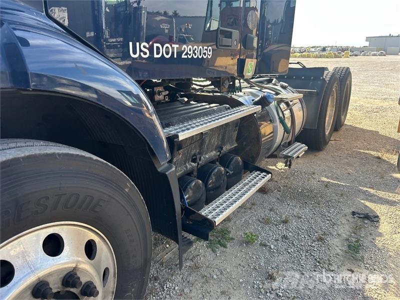 Volvo VNR 6x4 T/A Day Cab Truck Tractor Trekkers