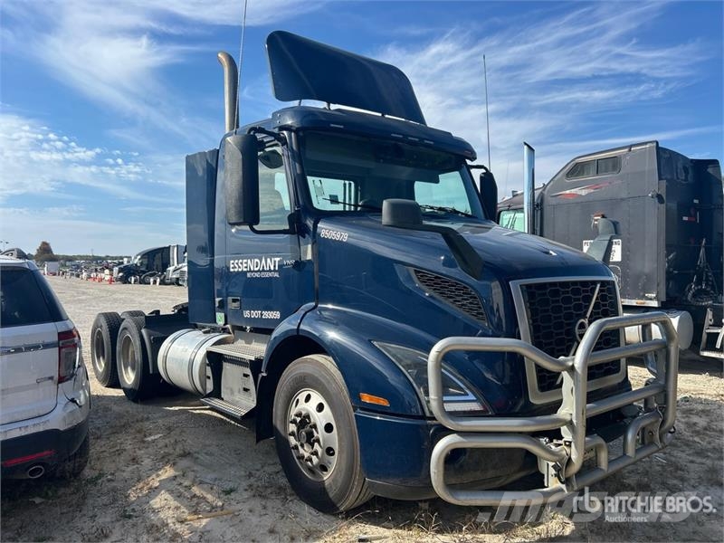 Volvo VNR 6x4 T/A Day Cab Truck Tractor Trekkers