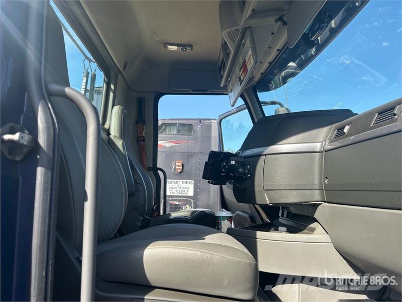 Volvo VNR 6x4 T/A Day Cab Truck Tractor Trekkers