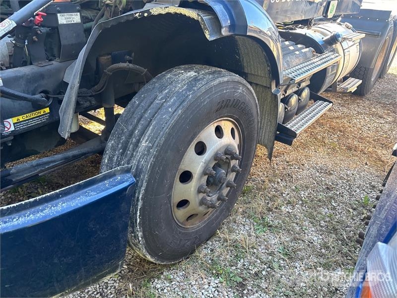 Volvo VNR 6x4 T/A Day Cab Truck Tractor Trekkers