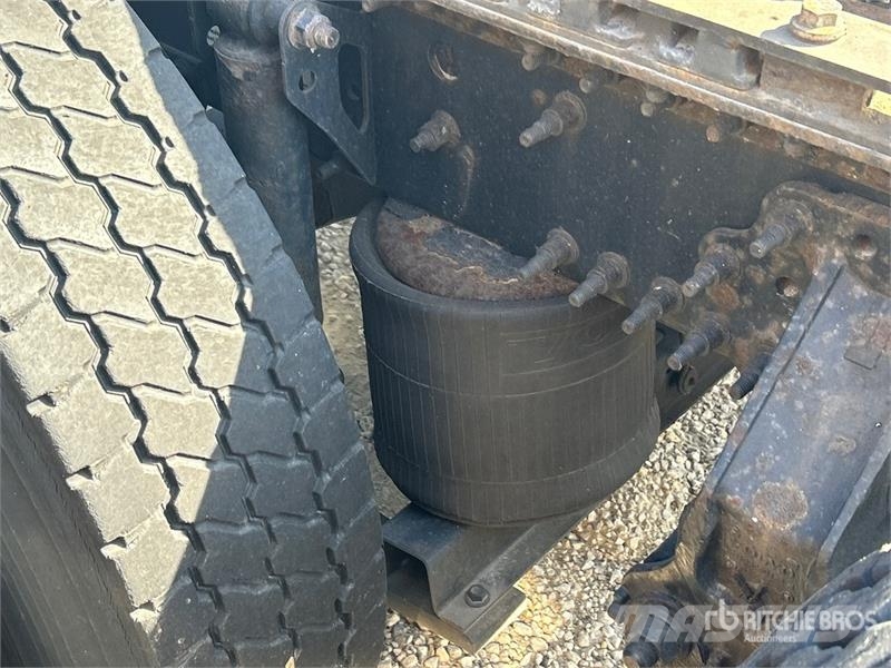 Volvo VNR 6x4 T/A Day Cab Truck Tractor Trekkers