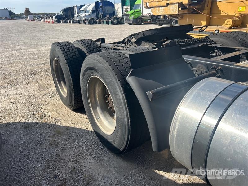 Volvo VNR 6x4 T/A Day Cab Truck Tractor Trekkers