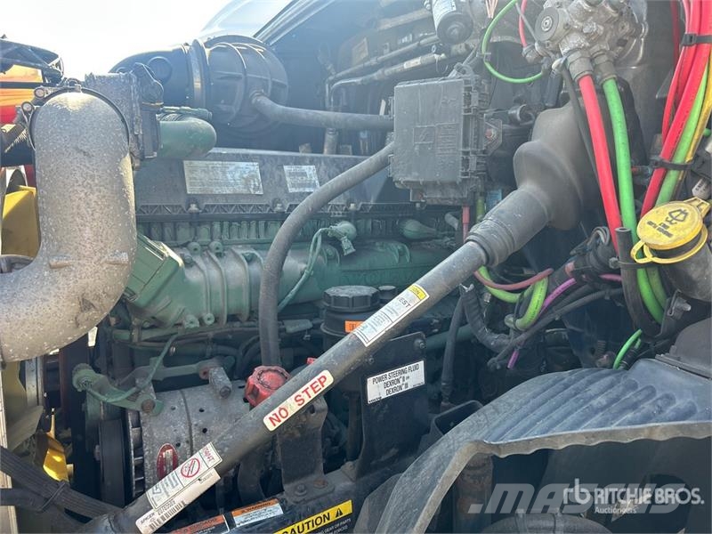 Volvo VNR 6x4 T/A Day Cab Truck Tractor Trekkers