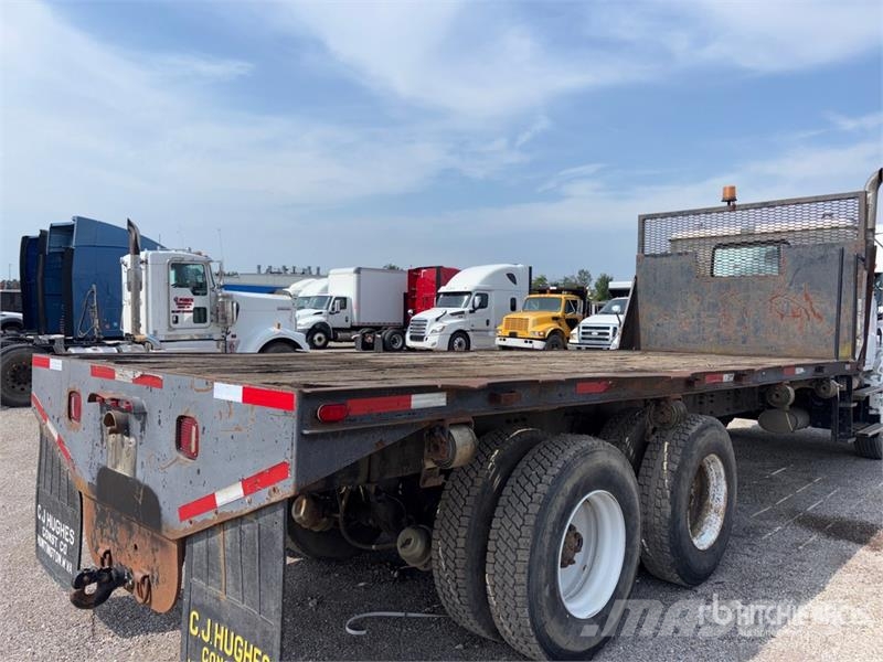 Volvo WG Camiones de cama baja