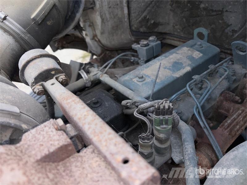 Volvo WG Camiones de cama baja
