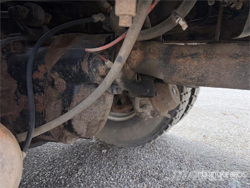 Volvo WG Camiones de cama baja