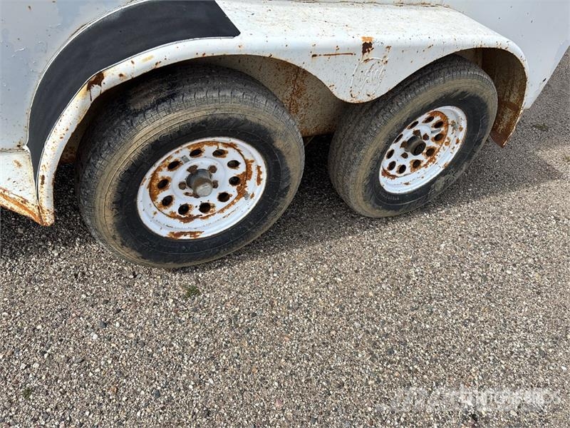  W-W Trailer 12 ft T/A Enclosed Trailer Прицепы-фургоны
