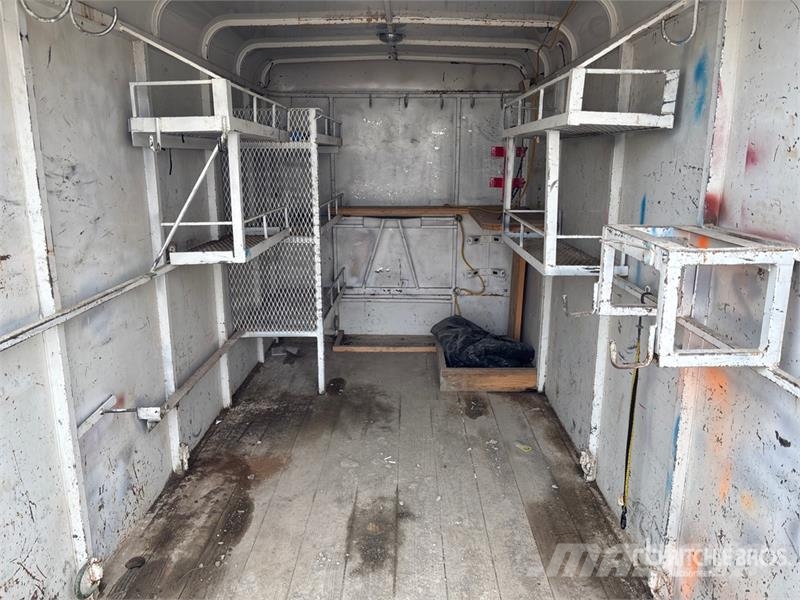  W-W Trailers 12 ft T/A Enclosed Trailer Прицепы-фургоны