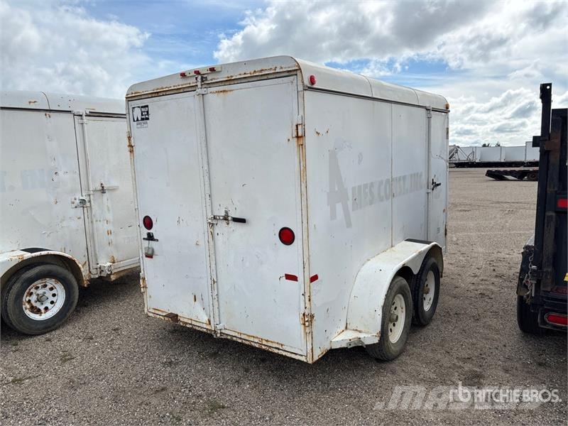  W-W Trailers 12 ft T/A Enclosed Trailer Прицепы-фургоны