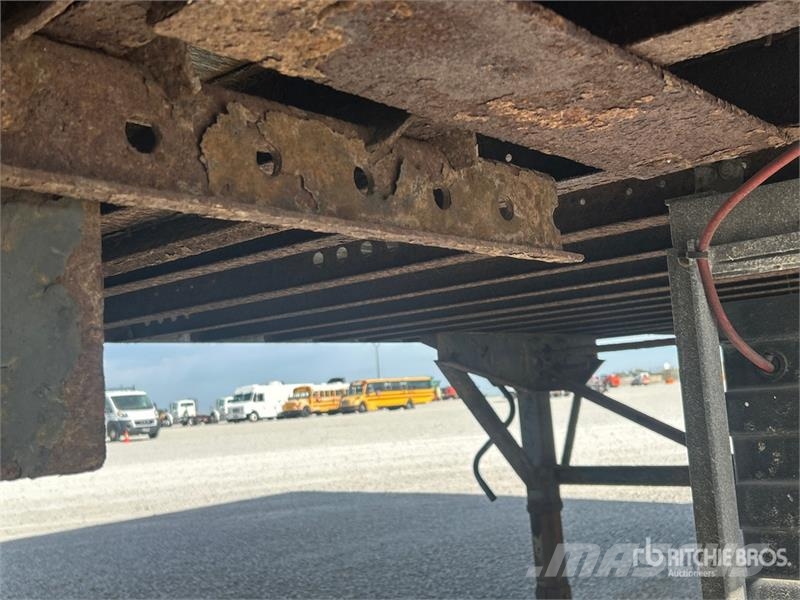 Wabash 28 ft x 102 in S/A Van Trailer Box Trailers