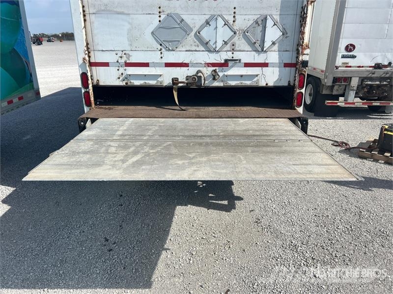 Wabash 28 ft x 102 in S/A Van Trailer Box Trailers