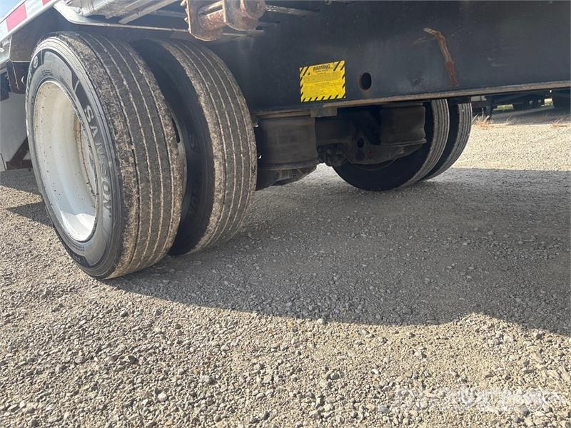 Wabash 53 ft T/A Step Deck Trailer 平板拖车