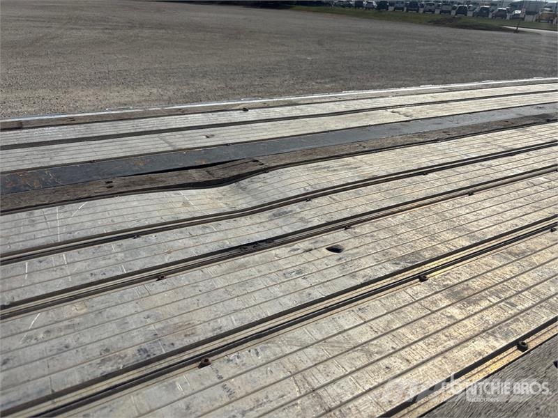 Wabash 53 ft T/A Step Deck Trailer 平板拖车