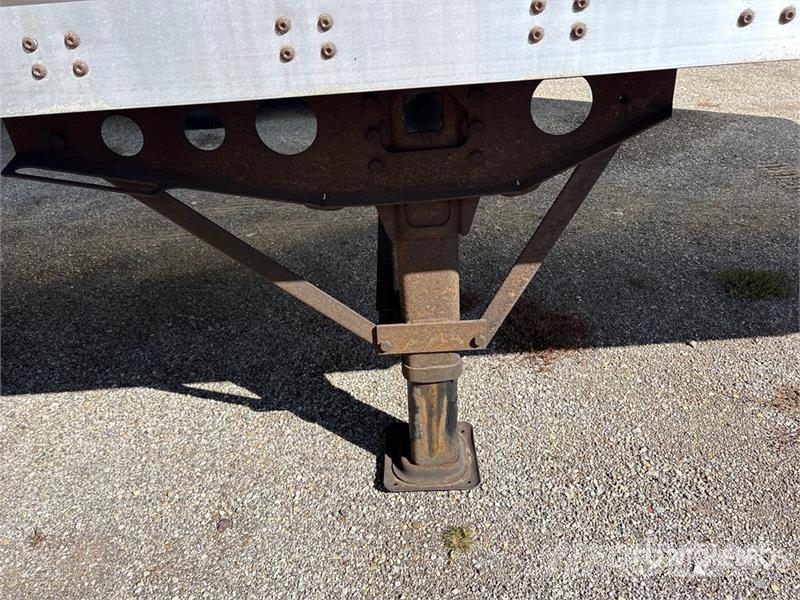 Wabash DVCVHPC 53 ft x 102 in T/A Van Trailer Прицепы-фургоны