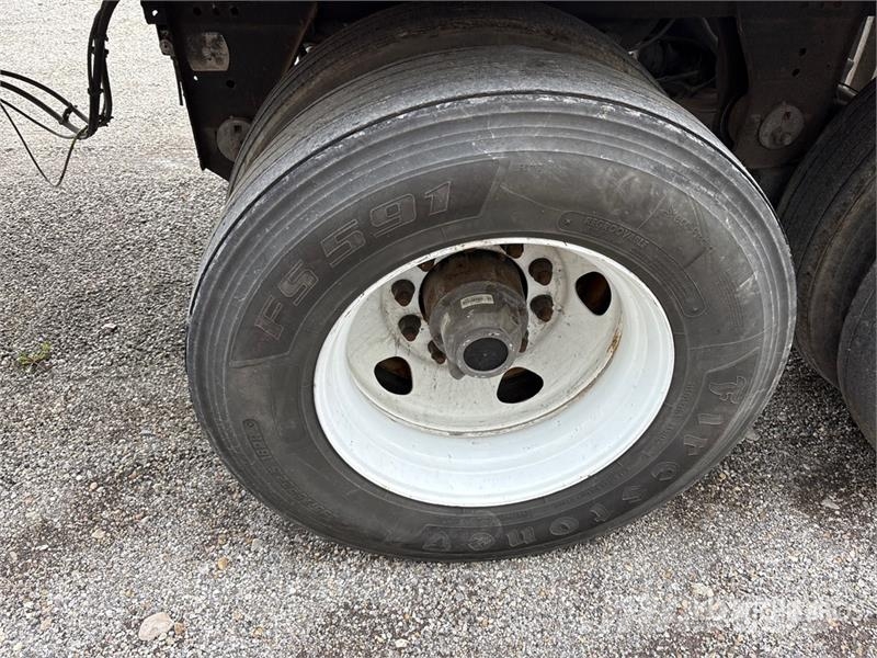 Wabash DVHDHPC 53 ft x 102 in T/A Van Trailer (Inoperable Cajas de remolque