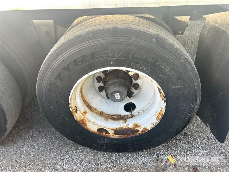 Wabash DVLSHPC 53 ft x 102 in T/A Van Trailer ボックスボディートレーラー
