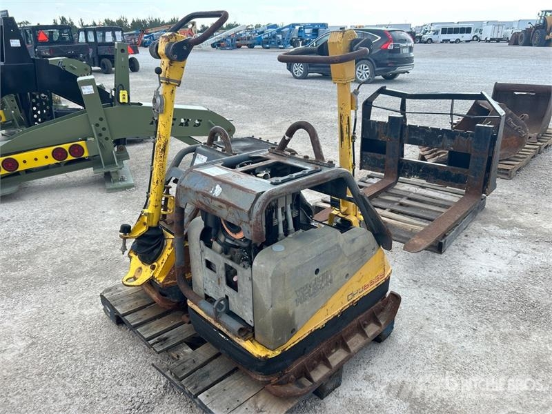 Wacker DPU5545 Vibratory Plate Compactor Trilmachines